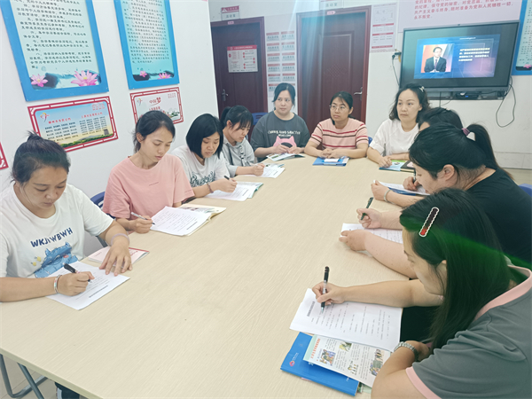 柳南区上游社区开展反邪教知识培训会 (3).jpg